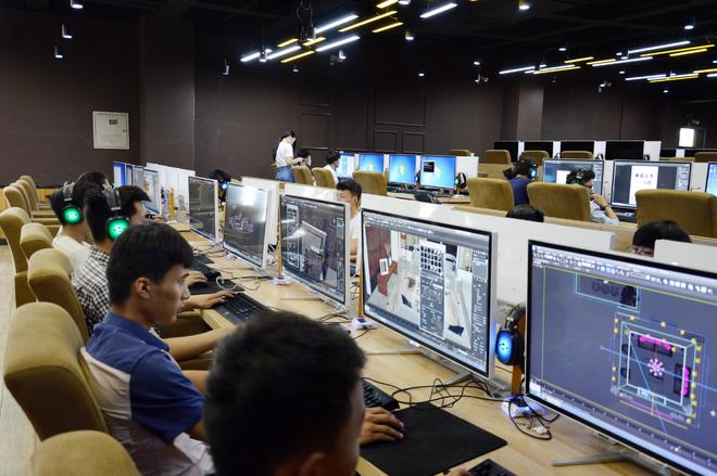 選對計算機學(xué)校 從需求匹配到能力落地的關(guān)鍵邏輯